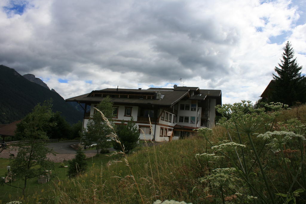A. Paolo Apartments Vigo di Fassa Exteriör bild
